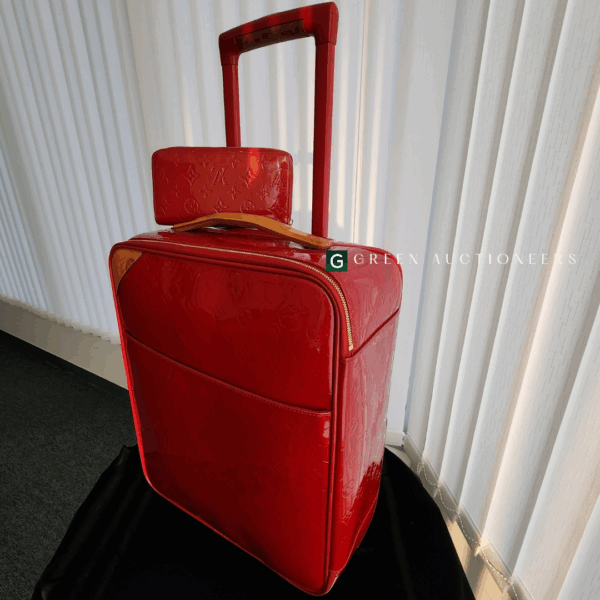 Louis Vuitton Pégase Suitcase